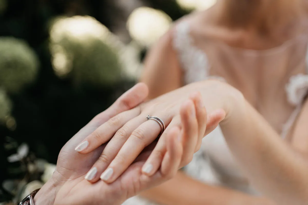 Hände mit Ringen, Hochzeit auf Schloss Stammheim